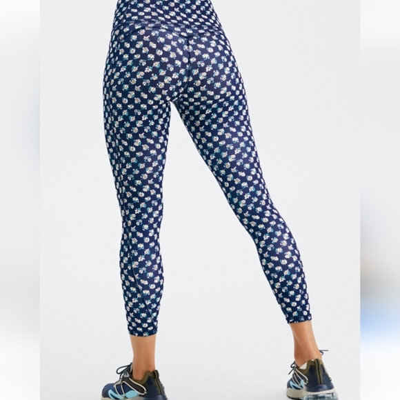 NWT Fabletics PureLuxe Ultra High-Waisted 7/8 Leggings in Daisy Field Large - Picture 5 of 11